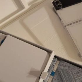 Galaxy Z Flip 4 マルジェラ 本体のみ margiela 限定