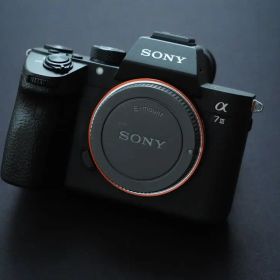 【美品】SONY α7III ILCE-7M3 ミラーレス一眼カメラ