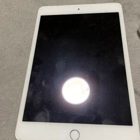 iPad mini 第4世代 32GB シルバー