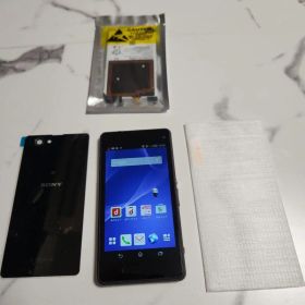 おまけ多数 完動品 SONY XPERIA A2 SO-04F 14