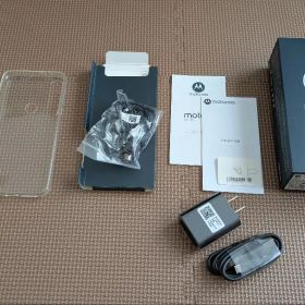 Motorola moto g8 Plus SIMフリー ポイズンベリー