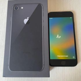 Apple iPhone 8 64GB ブラック