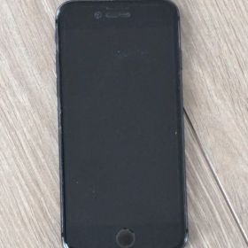 Apple iPhone8ブラック