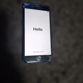 iPhone 8 スペースグレー 64G
