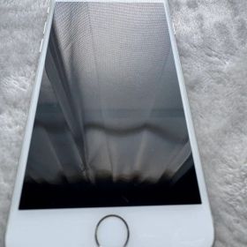 美品 Apple iPhone 8 シルバー 本体 256GB