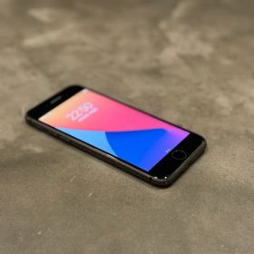 Apple iPhone 8 64GB 海外仕様