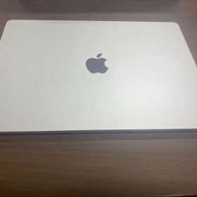 【新品同様美品・通電動作確認のみ】MacBook Air Liquid Retinaディスプレイ 15.3 MQKR3J/A [シルバー]