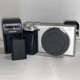 【中古美品】SONY α6400 ショット数2564枚 おまけあり α6400 中古 59,700円 | ネット最安値の価格比較 プライスランク