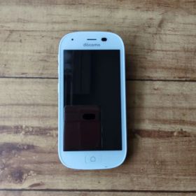 docomo らくらくスマートフォン4 F-04J ホワイト 本体のみ