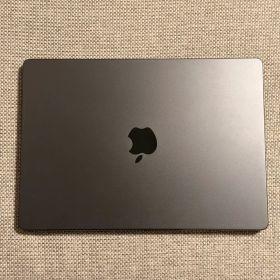 【充電7回・美品】 MacBook Pro M5 16GB 512GB UK配列