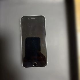 美品 Apple iPhone se2ホワイト バッテリー81%