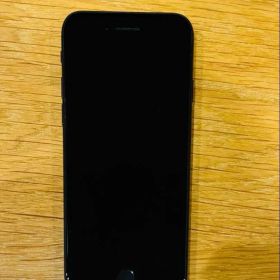 Apple iPhone SE2 ブラック 本体