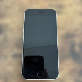 Apple iPhone SE ホワイト 本体 傷あり