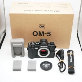 ほぼ新品 オリンパス OLYMPUS OM SYSTEM OM-5 ボディ ブラック シャッター回数3680回、あると嬉しい元箱（レンズキット）・バッテリー2個、純正ストラップ付！