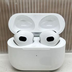 ①AirPods 第3世代