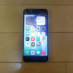 iPhone SE (第3世代) 64GB スターライト 右端反応なしジャンク
