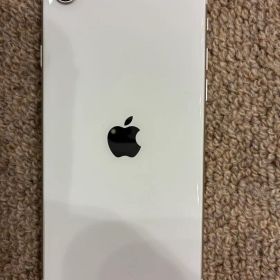 iPhone SE3 第三世代 64GB スターライト