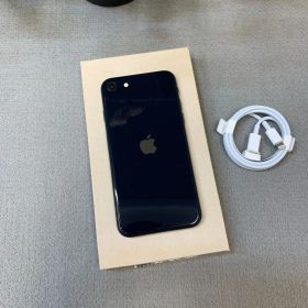 中古iPhone SE 第３世代 64GB ミットライト 国内版SIMフリー 送料無料