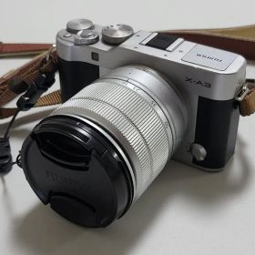 Fujifilm X-A3 ミラーレスカメラ本体とレンズ