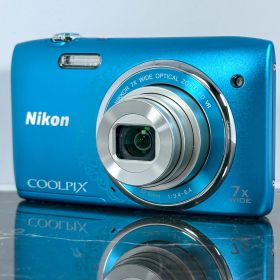 ◯【美品】Nikon COOLPIX S3500 オリエンタルブルー コンパクトデジタルカメラ 2005万画素 CCD 光学7倍ズーム ニコン クールピクス