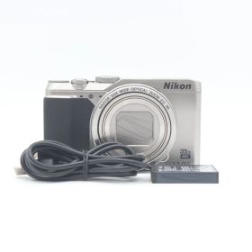 【美品】Nikon ニコン コンパクトデジタルカメラ COOLPIX A900 シルバー JS129-02075