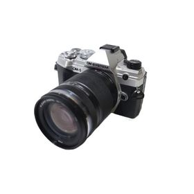 OM SYSTEM OM-5 14-150mm II レンズキット [シルバー]