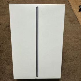 Apple iPad 5世代 シルバー Wi-Fi + Cellular
