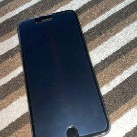 iPhone 8 Plus 64GB au 利用制限：○