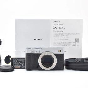 【返品保証】★新品級★フジフイルム FUJIFILM X-E5 ボディ シルバー 《ショット数:408回》★ L1898#7661