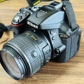 Nikon D5300 デジタル一眼レフカメラ 標準ズームレンズキット