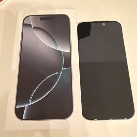 iPhone 16 Pro ホワイトチタニウム 256GB ケース付き