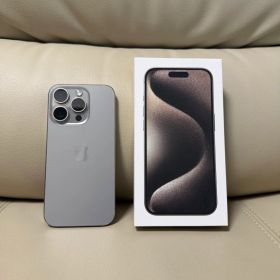 Apple iPhone 15 Pro ナチュラルチタニウム バッテリー85%