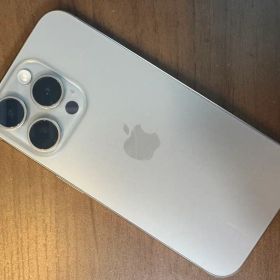 「極美品」Apple iPhone 15Pro 256GB ナチュラルチタニウム