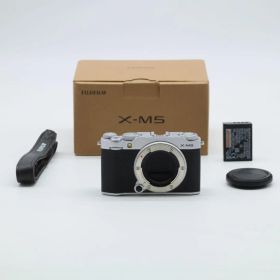 【ショット数394】FUJIFILM X-M5 ボディ シルバー