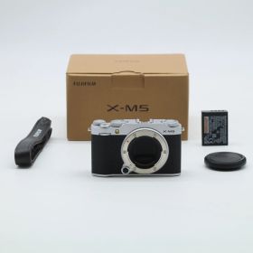 【ショット数394】FUJIFILM X-M5 ボディ シルバー｜APS-C ミラーレス一眼｜軽量コンパクト・高画質 富士フイルムXマウント【中古】