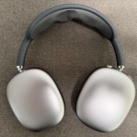 AirPods Max (Lightning) 新品 30,000円 中古 20,000円 | ネット最安値