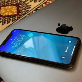 Apple iPhone X ブラック (space grey)