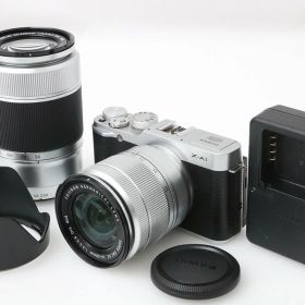 【中古】【並品】富士フイルム FUJIFILM X-A1 ダブルズームレンズキット [シルバー]（センサー清掃済み） CA01-M6581-2Q2B Xマウント APS-C 標準ズーム 望遠ズーム 手ブレ補正 レンズ付き セット 中古