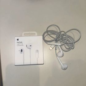 Earpods lightningケーブル