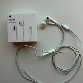 Apple EarPods with Lightning Connector