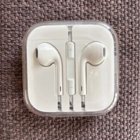 Apple EarPods ホワイト ケース付き