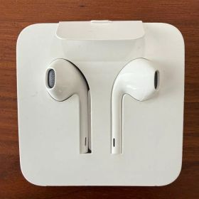Apple EarPods （有線タイプ）ホワイト ケース付き（新品、未使用）