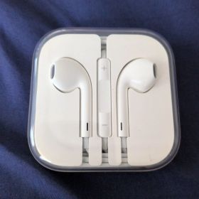 Apple EarPods ホワイト ケース付き