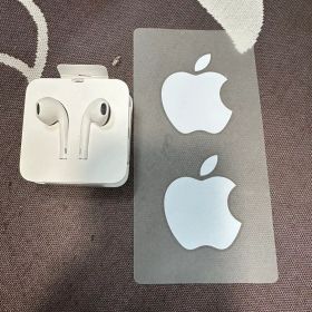 純正 iPhone EarPods Lightningコネクタ 変換アダプタ付