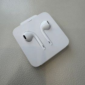 【新品・未使用】 Apple純正EarPods(Lightningコネクタ)