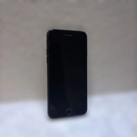 Apple iPhone 7 つや消しブラック 本体