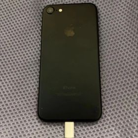 Apple iPhone 7 ブラック 本体のみ