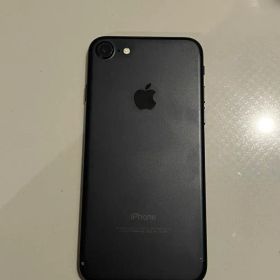Apple iPhone 7 ケース付き