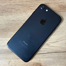 Apple iPhone7 ブラック 32GB AirDrop対応