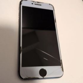 iPhone 7 32GBゴールド 本体［送料無料］［即購入OK］